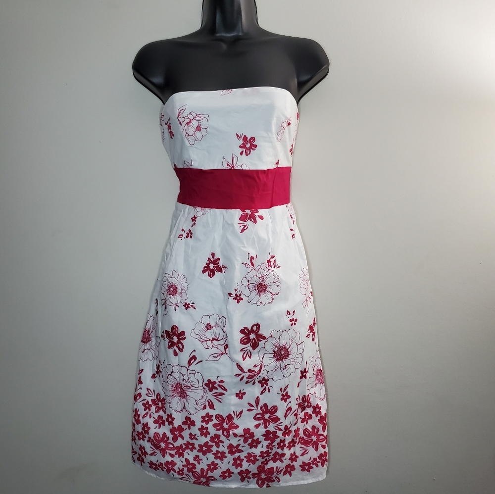 Pink strapless summer dress